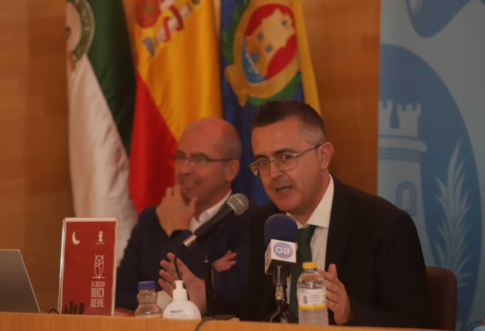 La presentación del libro de Miguel del Castillo del Olmo.