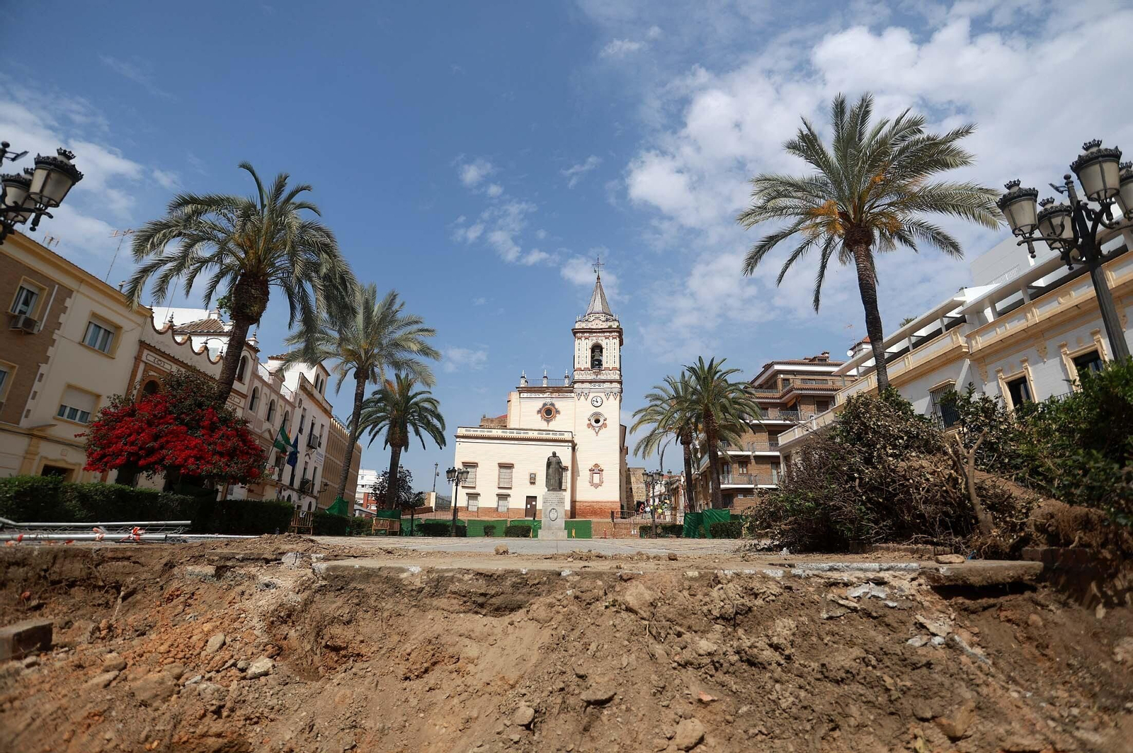 Imágenes de la visita a las obras de remodelación de la plaza de San Pedro
