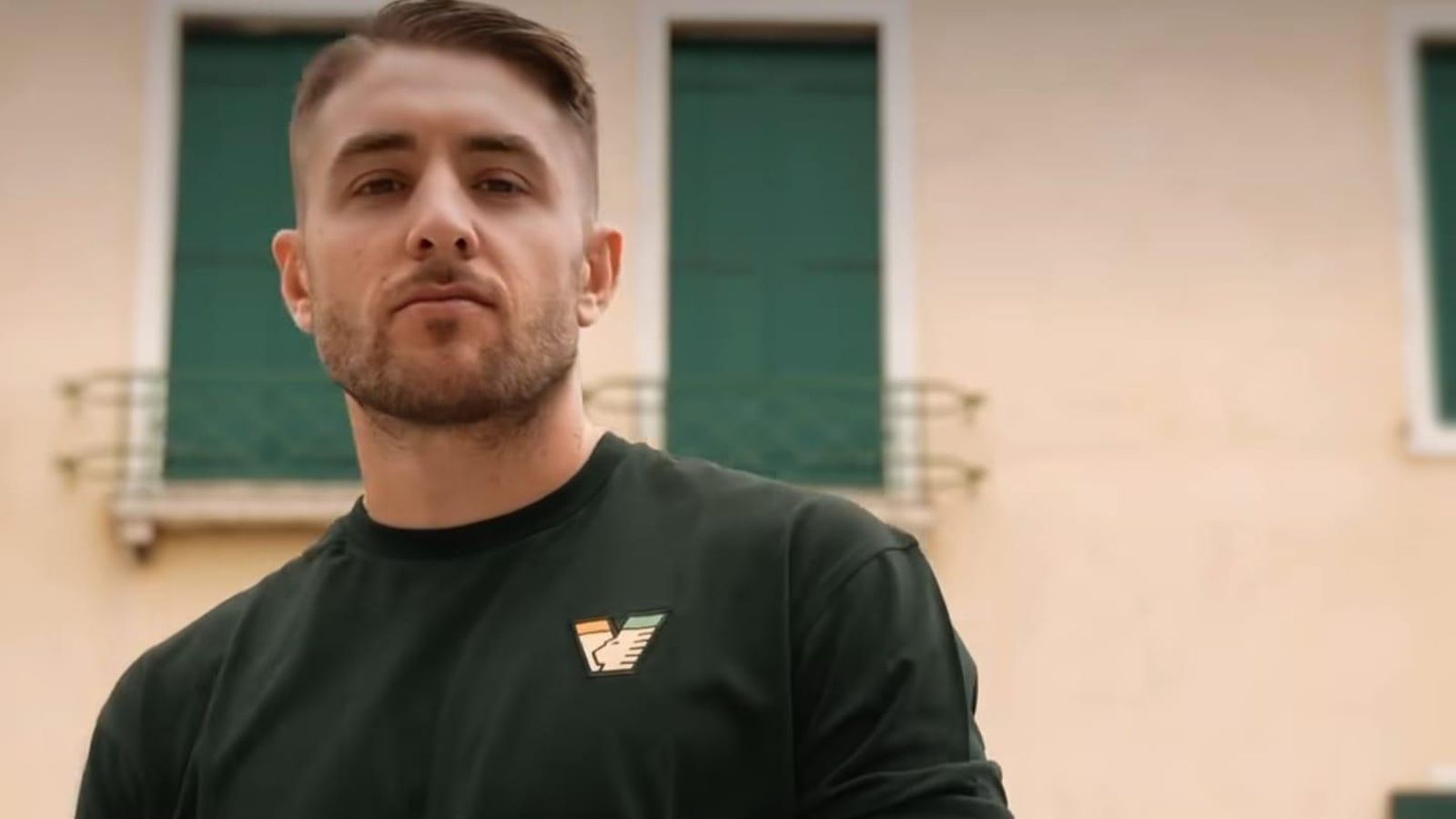 Antonio Casas ya luce los colores del Venezia FC.