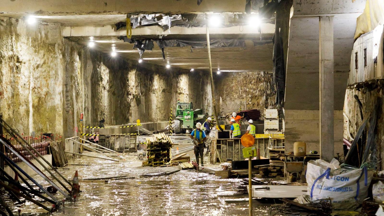 El túnel del Metro hacia el centro de Málaga.