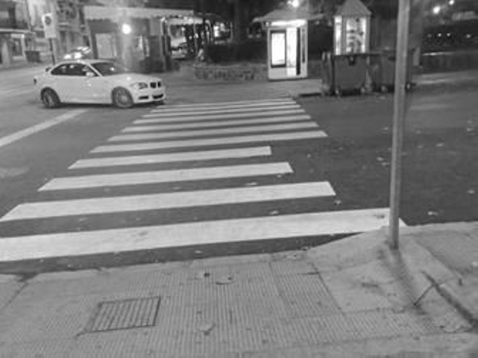 Un paso de peatones fruto del trabajo mal hecho