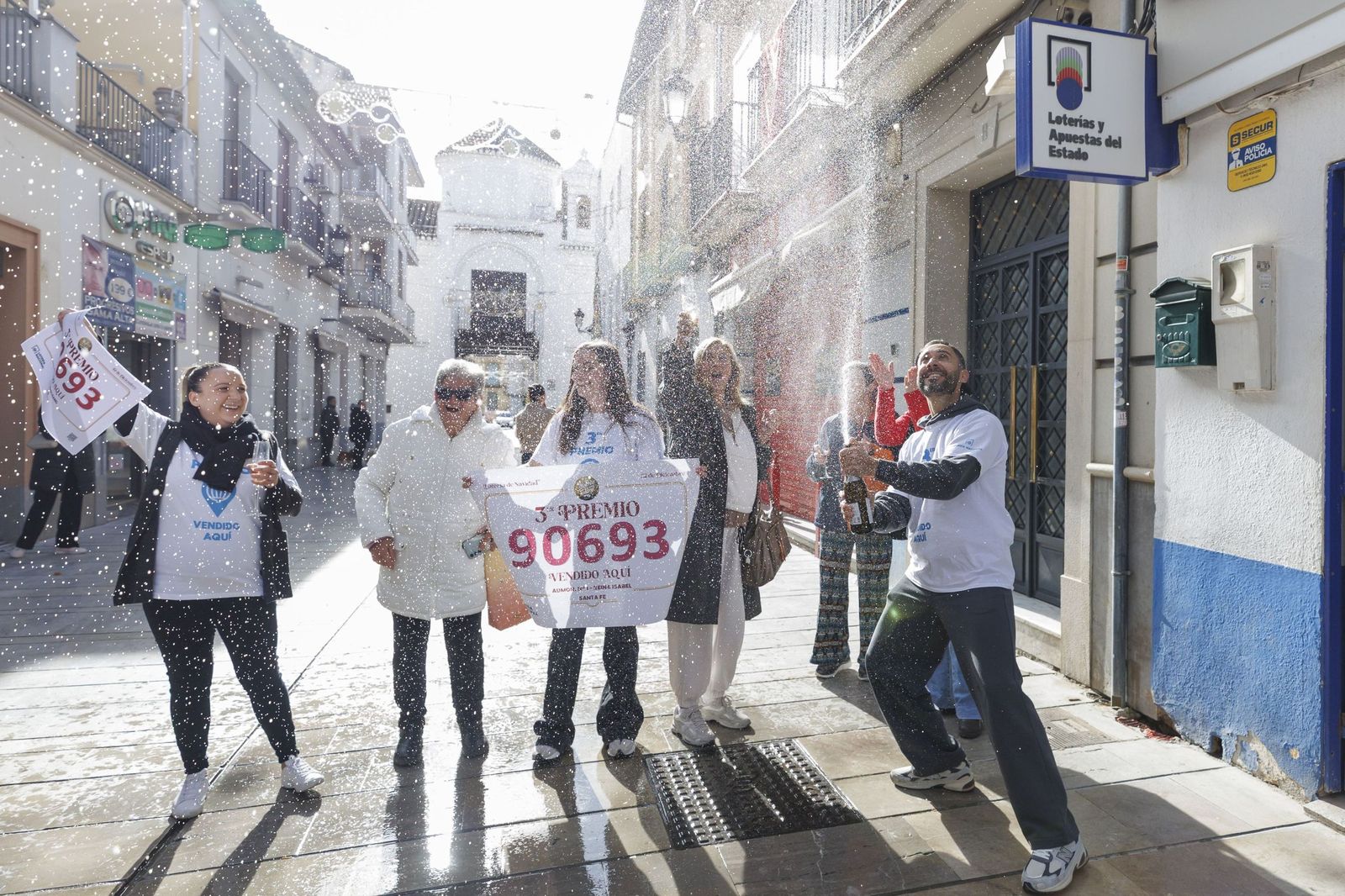 Las imágenes de la euforia de Santa Fe tras los 25 millones que deja la Lotería de Navidad