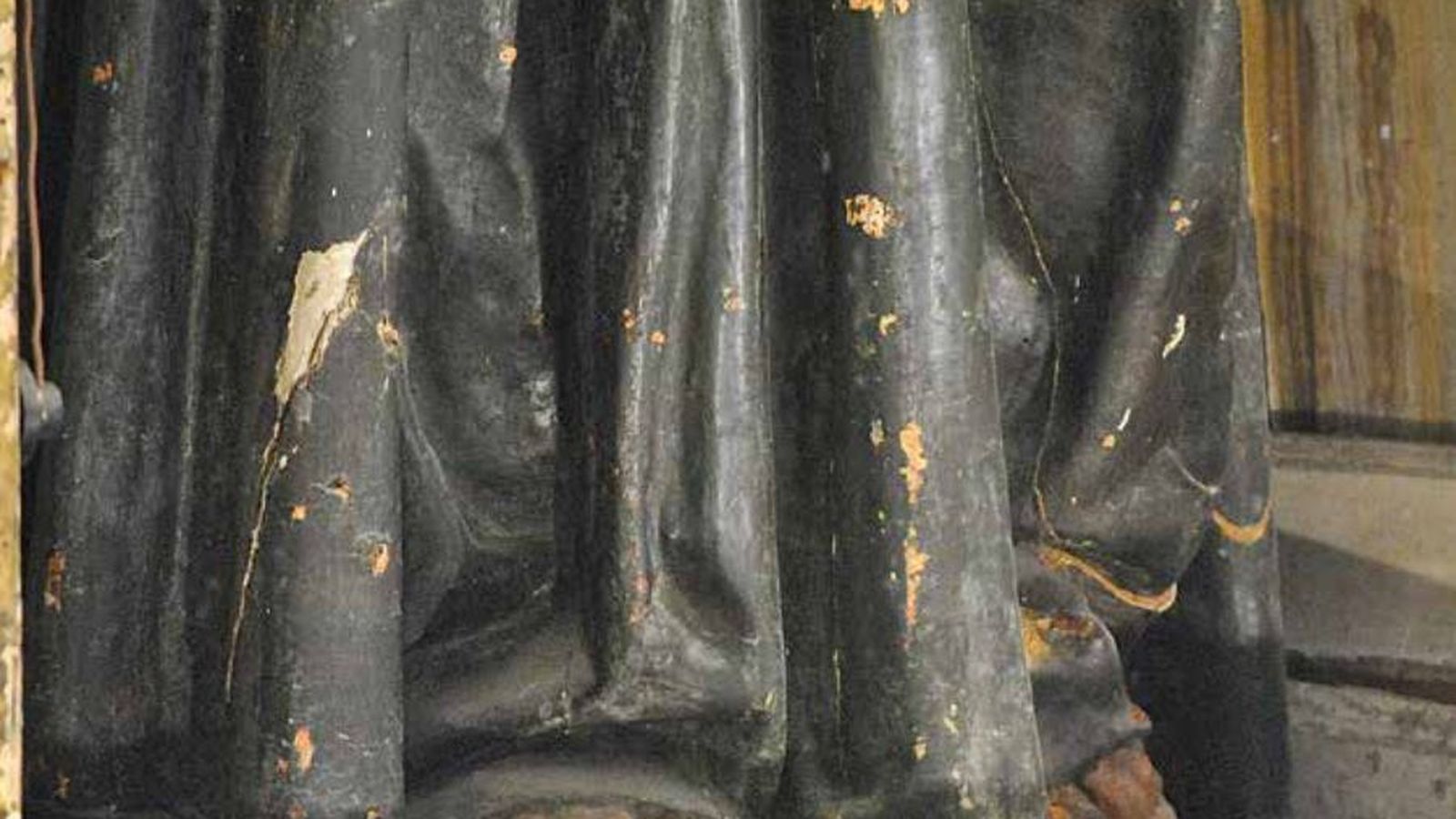 Detalle de los pies.