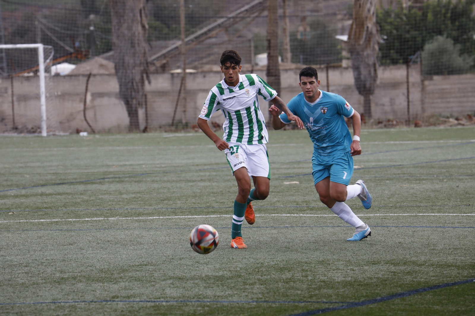Las mejores fotos del derbi provincial entre el Córdoba B y el Pozoblanco