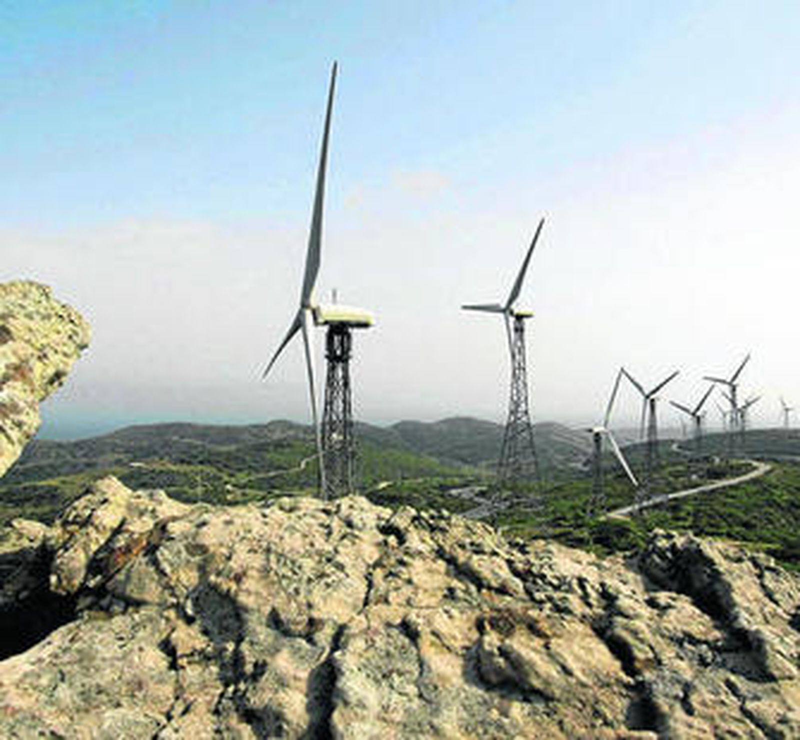 Imagen de archivo de uno de los parques eólicos instalados en Tarifa.
