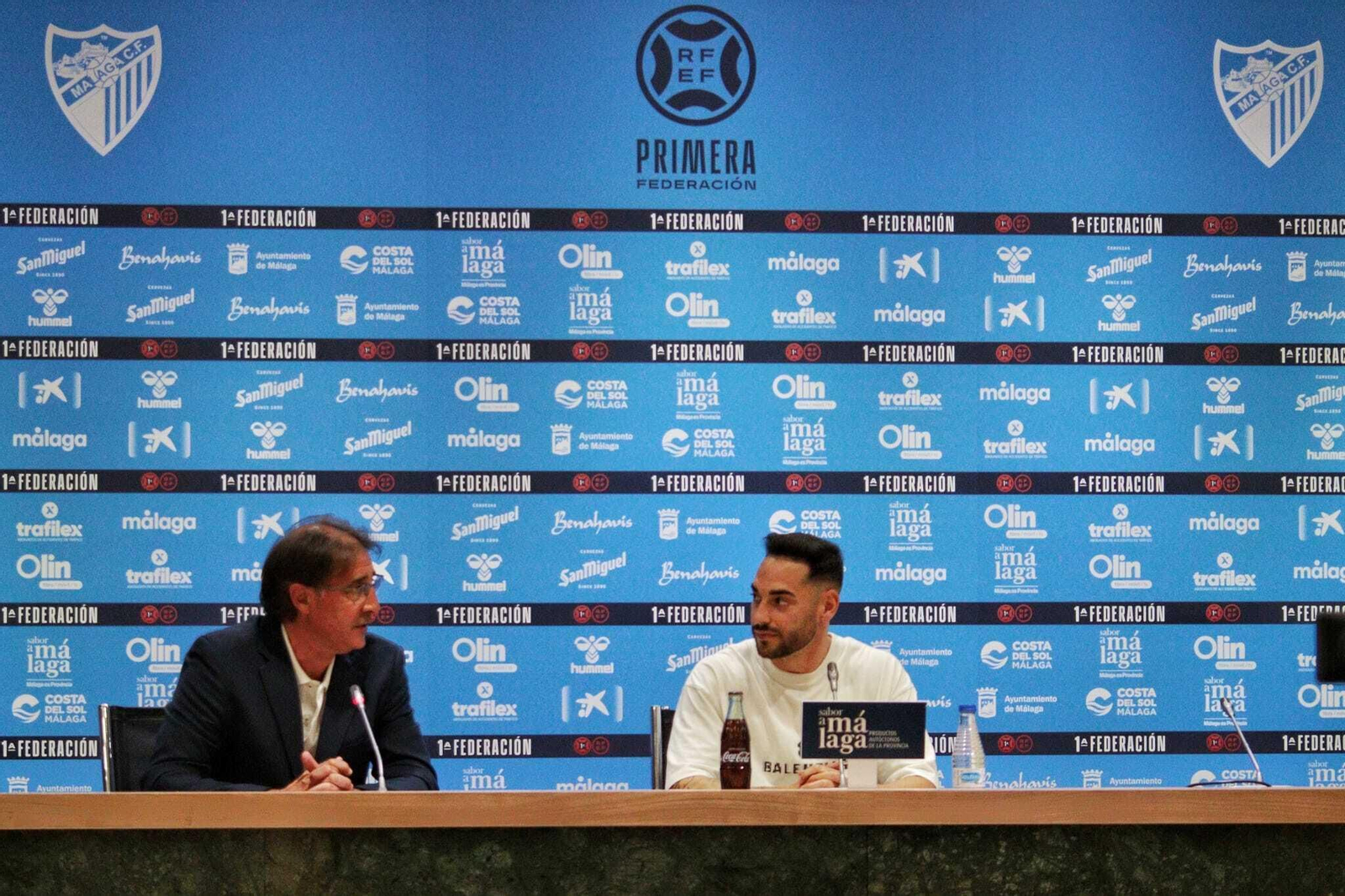 La presentación de Víctor García, en fotos