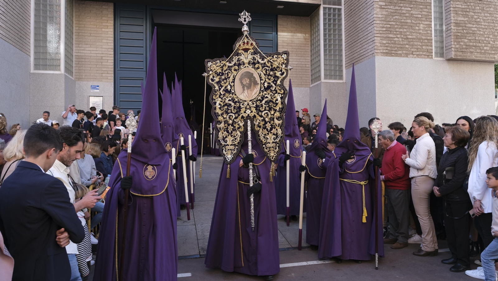 La procesión de Pasión en Almería, en imágenes