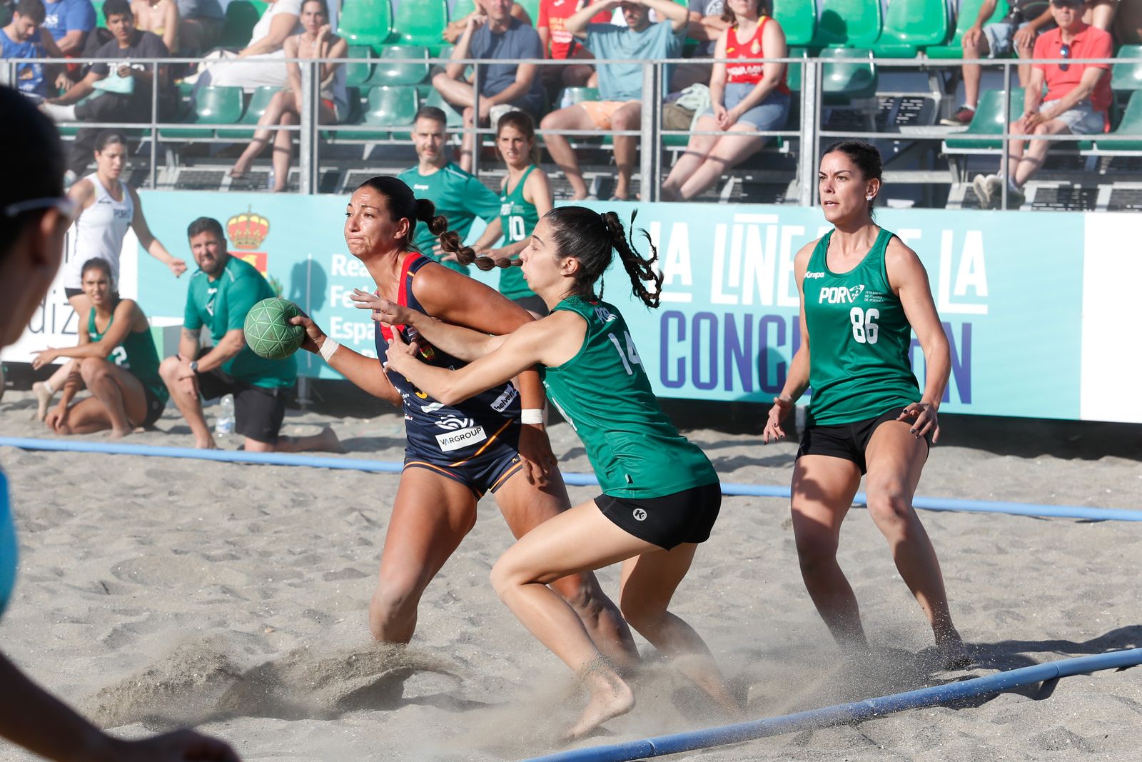 Las fotos del Torneo Internacional  de España de balonmano playa de La Línea