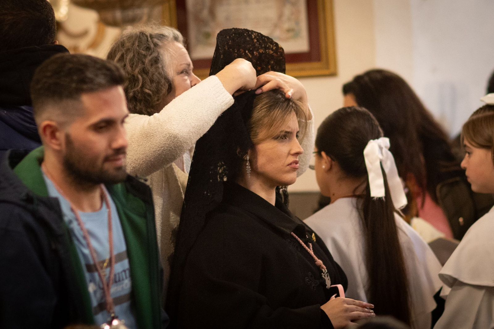 Fotos: La lluvia agudiza el dolor de los granadinos al impedir la salida de Dolores