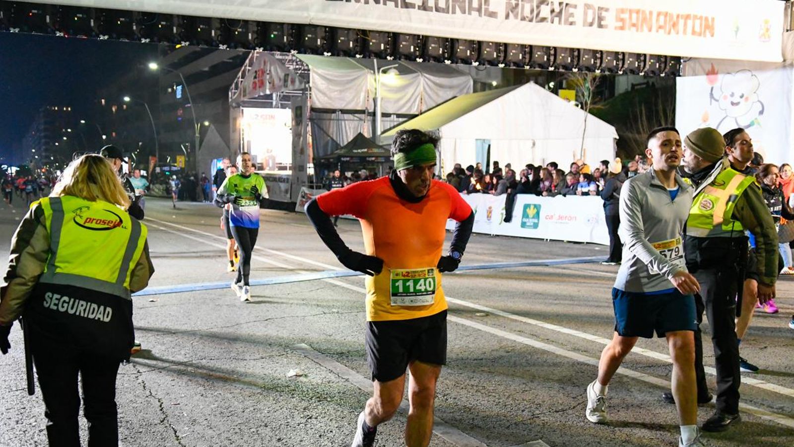 En imágenes: búscate en tu llegada a meta de la Carrera de San Antón 2025 (3)