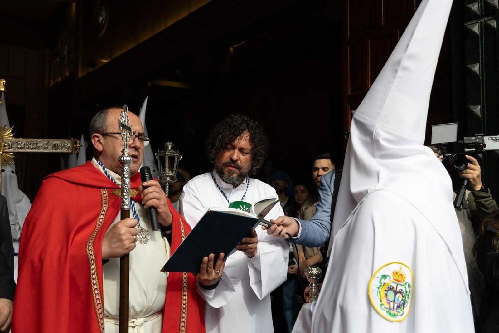 Los jiennenses se echan a la calle para presenciar la primera de las procesiones de la jornada: la Borriquilla (I)