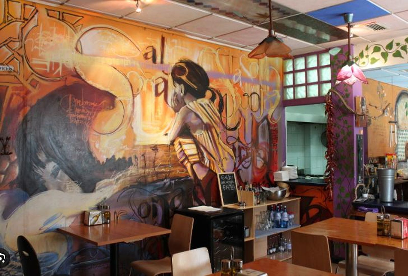 Hicurri, Plaza de los Girones, 4, Granada