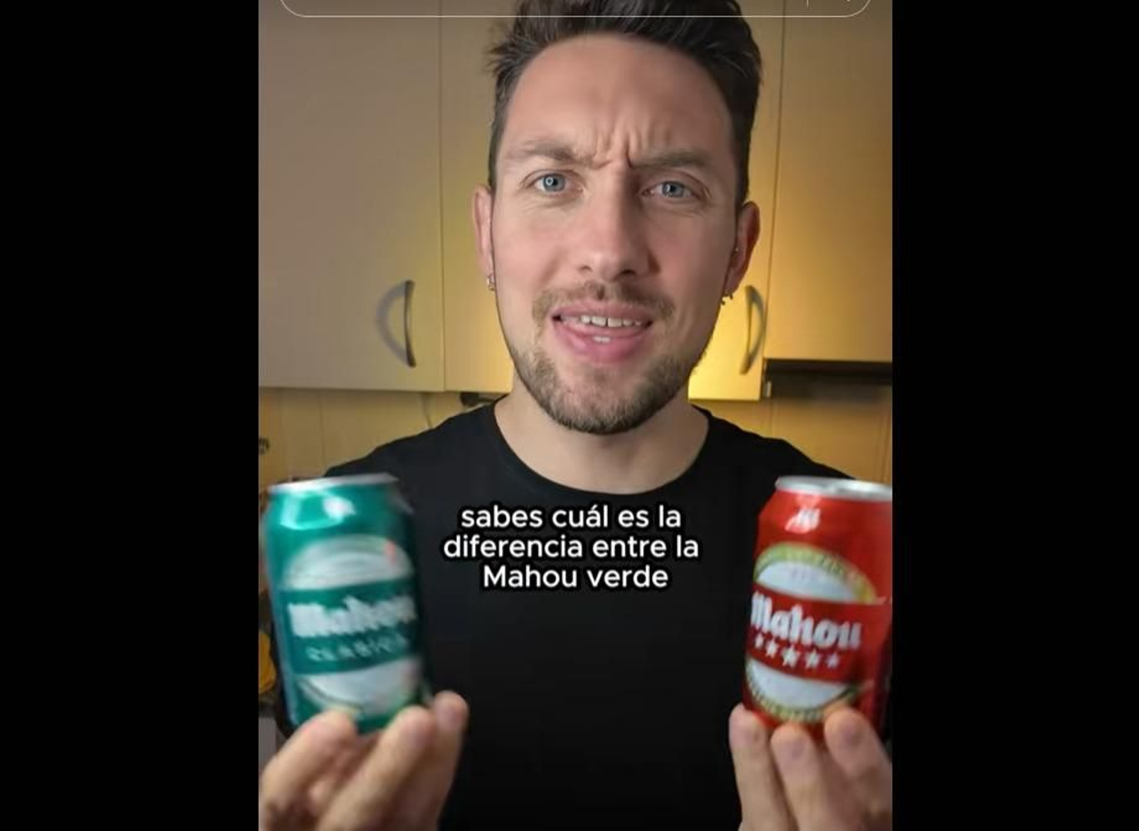 Miguel, experto en cerveza compara la lata verde y la roja