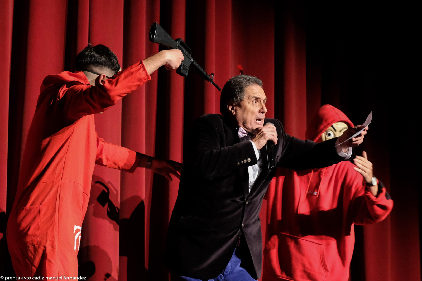 Chirigota La casa de papel colorao.