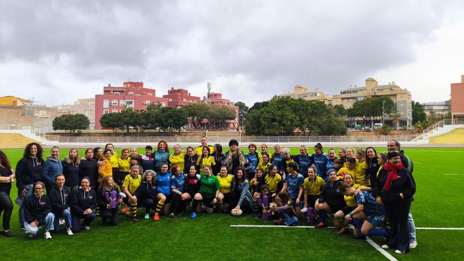 Todas las jugadoras del torneo disputado en el Juan Rojas.