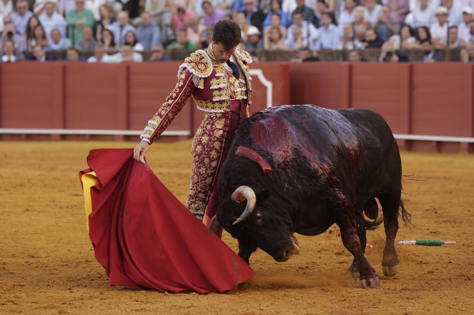 Las Imágenes de la cuarta corrida de abono en la Maestranza de Sevilla