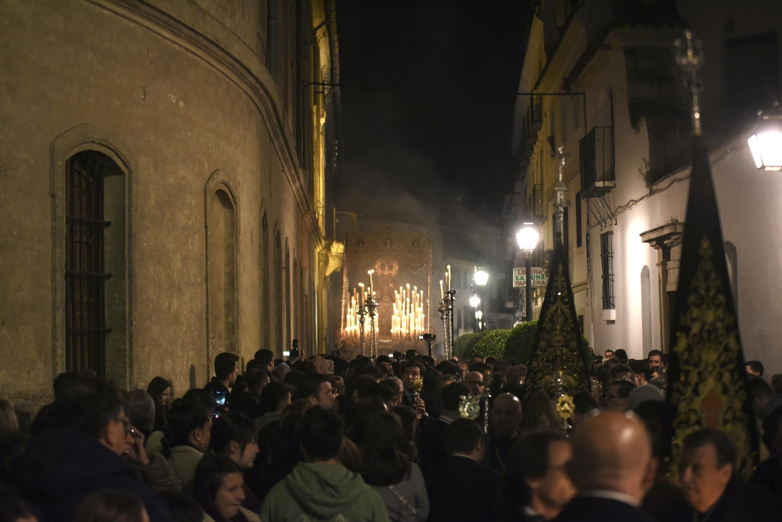 Las mejores imágenes de la procesión extraordinaria de la Virgen de la Candelaria en Córdoba