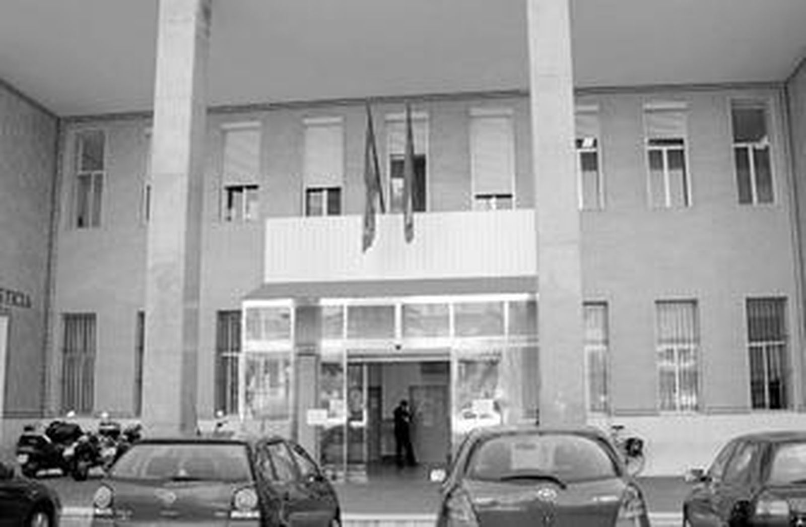 La entrada principal al Palacio de Justicia, en Algeciras.