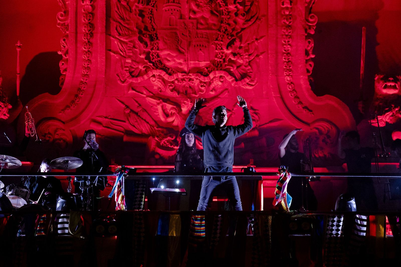 Las imágenes del espectáculo final del Carnaval de Cádiz 2026, con la quema de la Bruja Piti