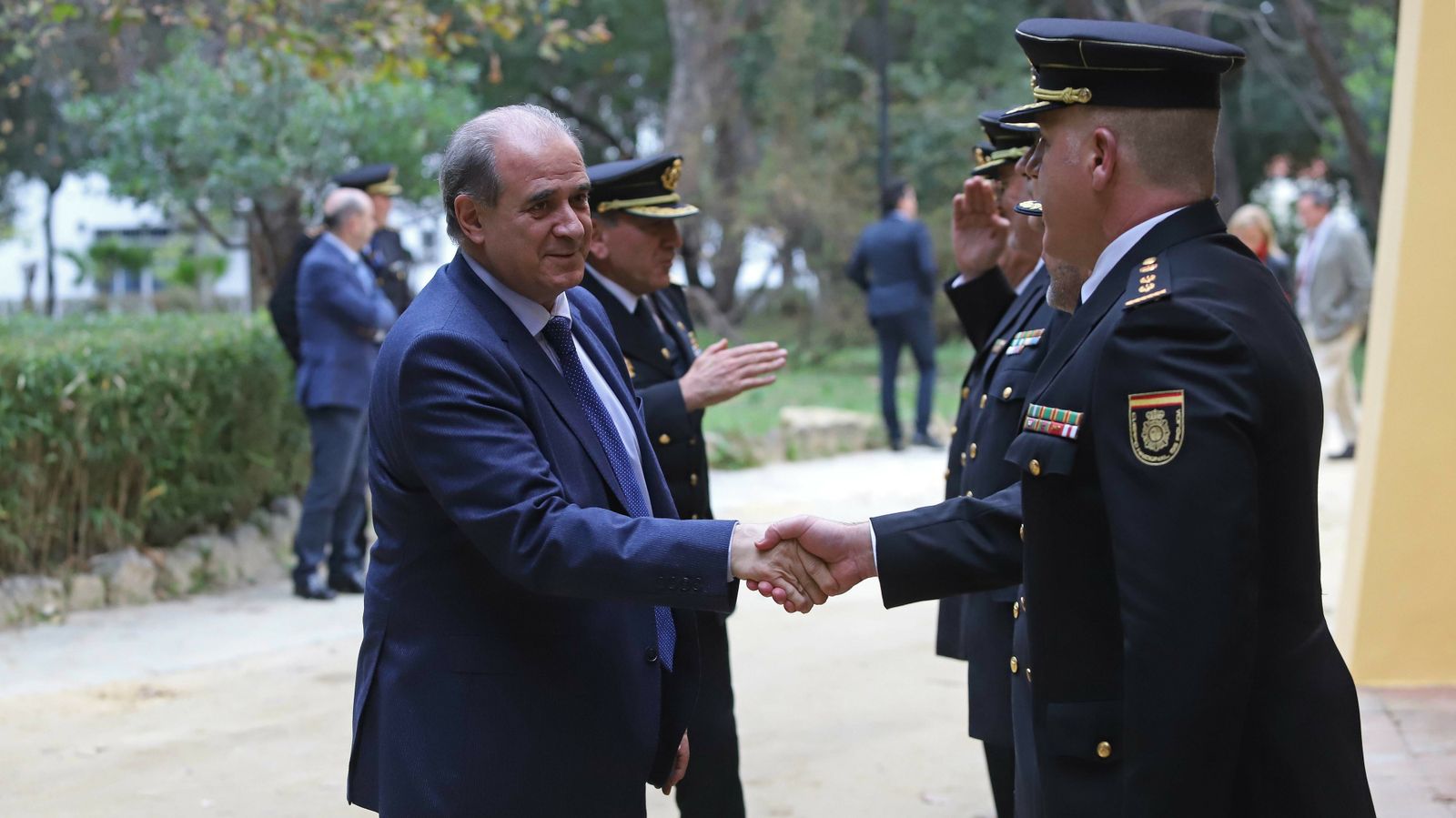 Fotos del acto de entrega de la Medalla de la Mancomunidad a la Policía Nacional