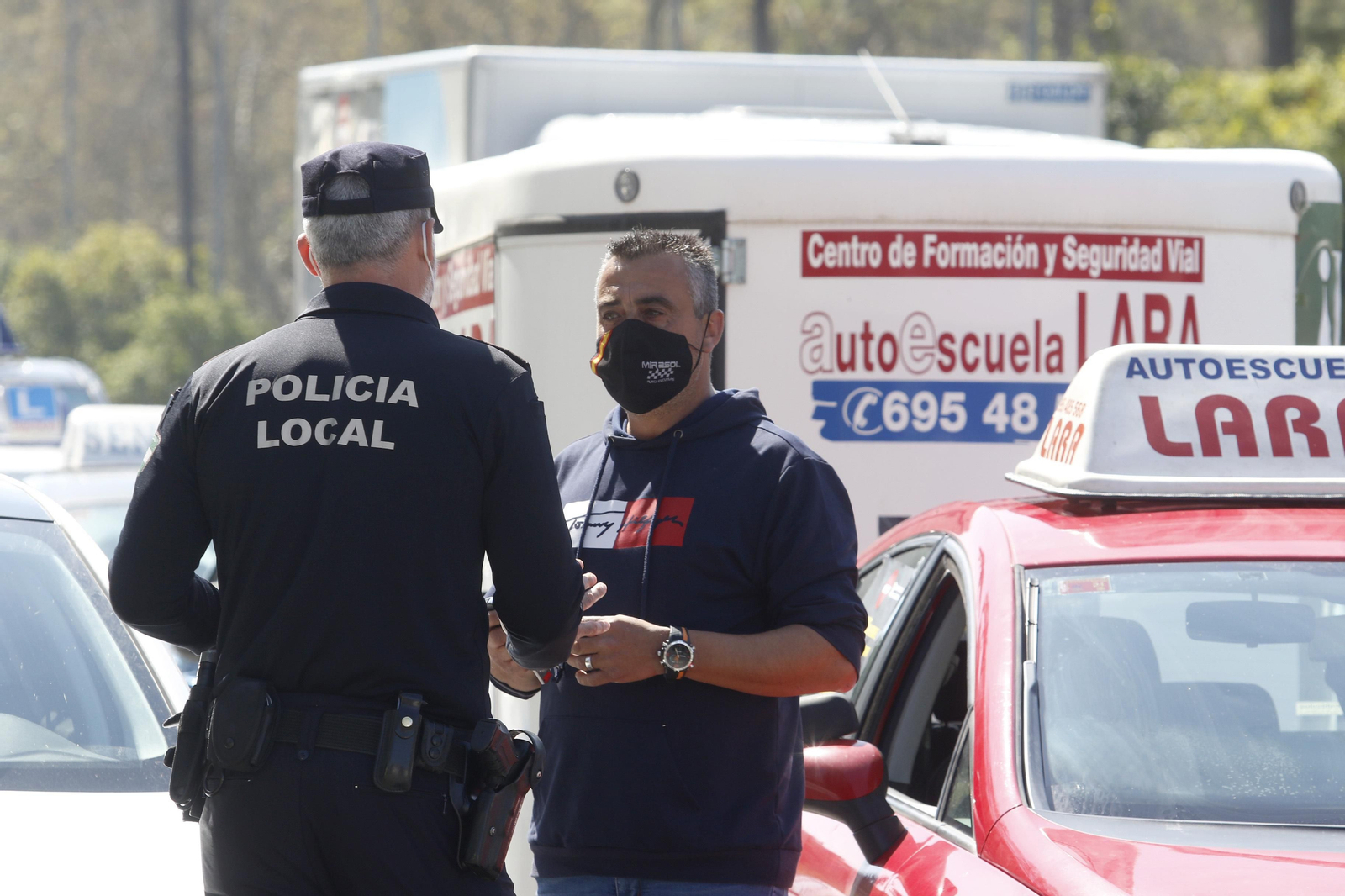 Así ha sido la protesta de las autoescuelas de Córdoba por la implantación del sistema CAPA Así ha sido la protesta de las autoescuelas de Córdoba por la implantación del sistema CAPA