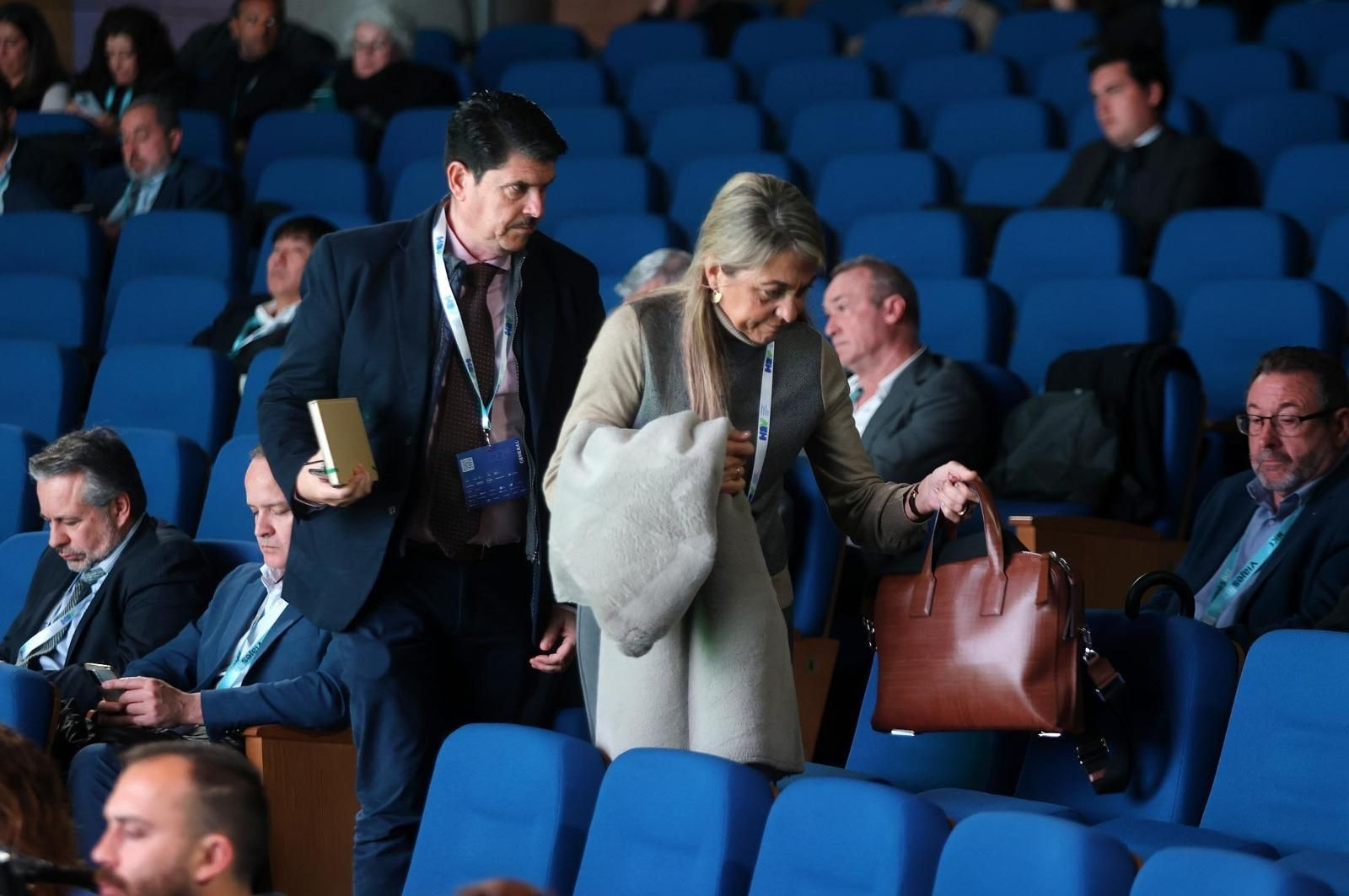 Imágenes de la mesa redonda 'H2V como vector de descarbonización' este viernes en Huelva
