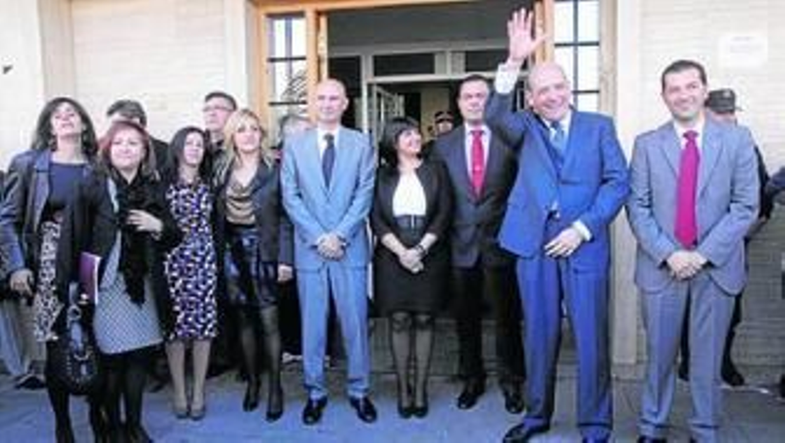 Socialistas y el concejal de IDEA celebraron el éxito de la moción de censura que motivó las palabras de Ayllón.