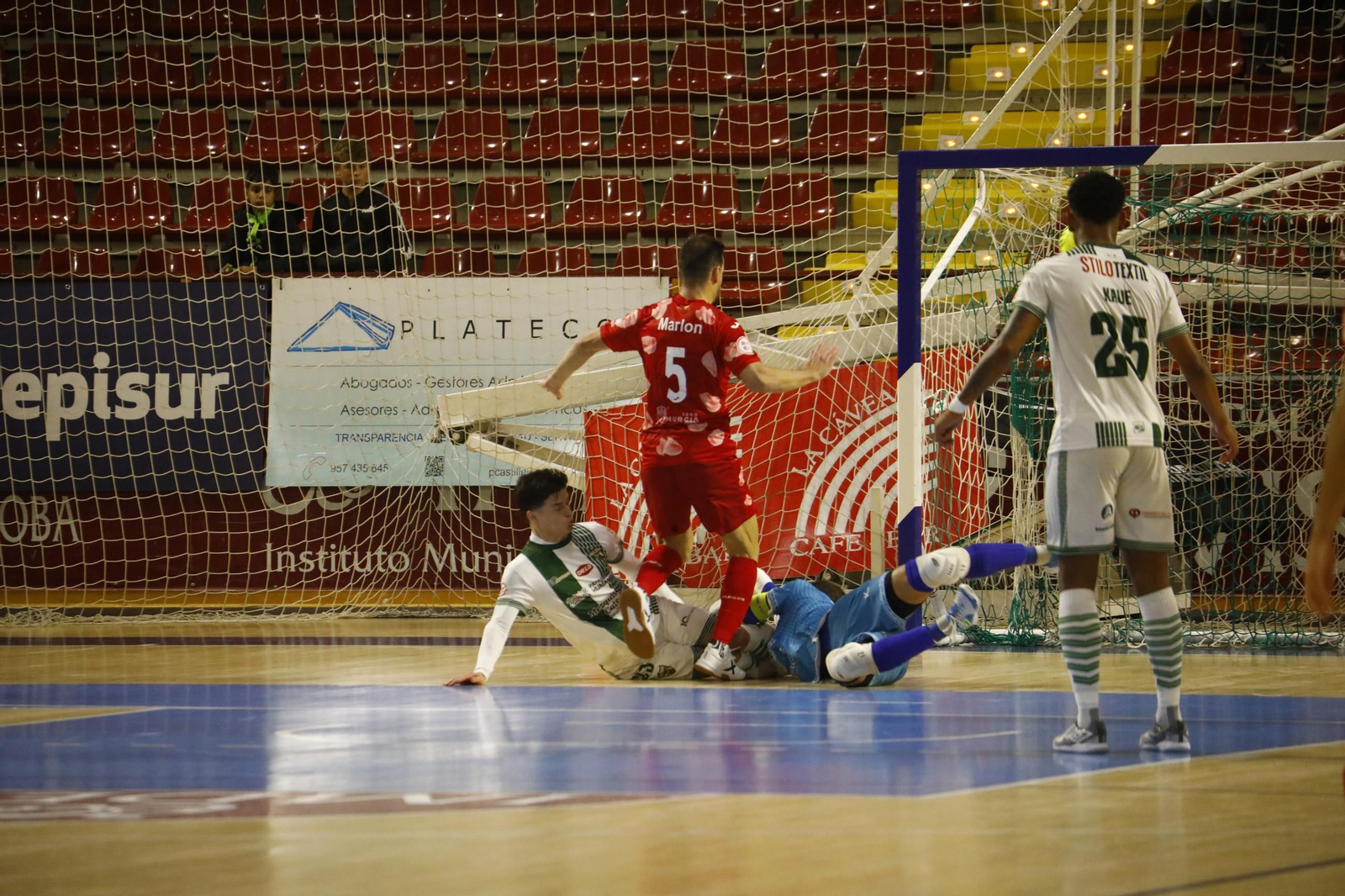 Las mejores fotos de la victoria del Córdoba Futsal ante ElPozo Murcia