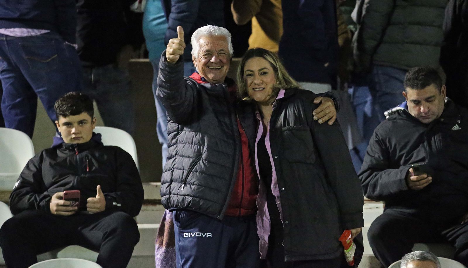 Fotos de la afición en el Nuevo Mirador