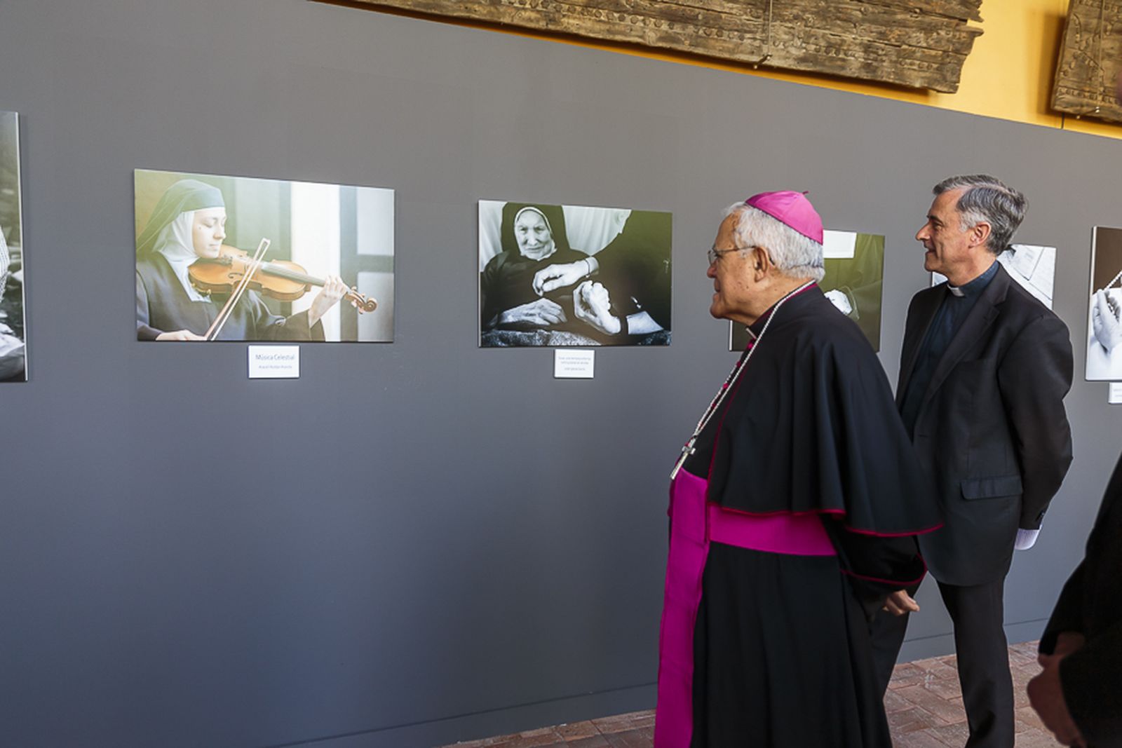 La exposición 'Ventanas al cielo. Dentro de la clausura' de Córdoba, en imágenes