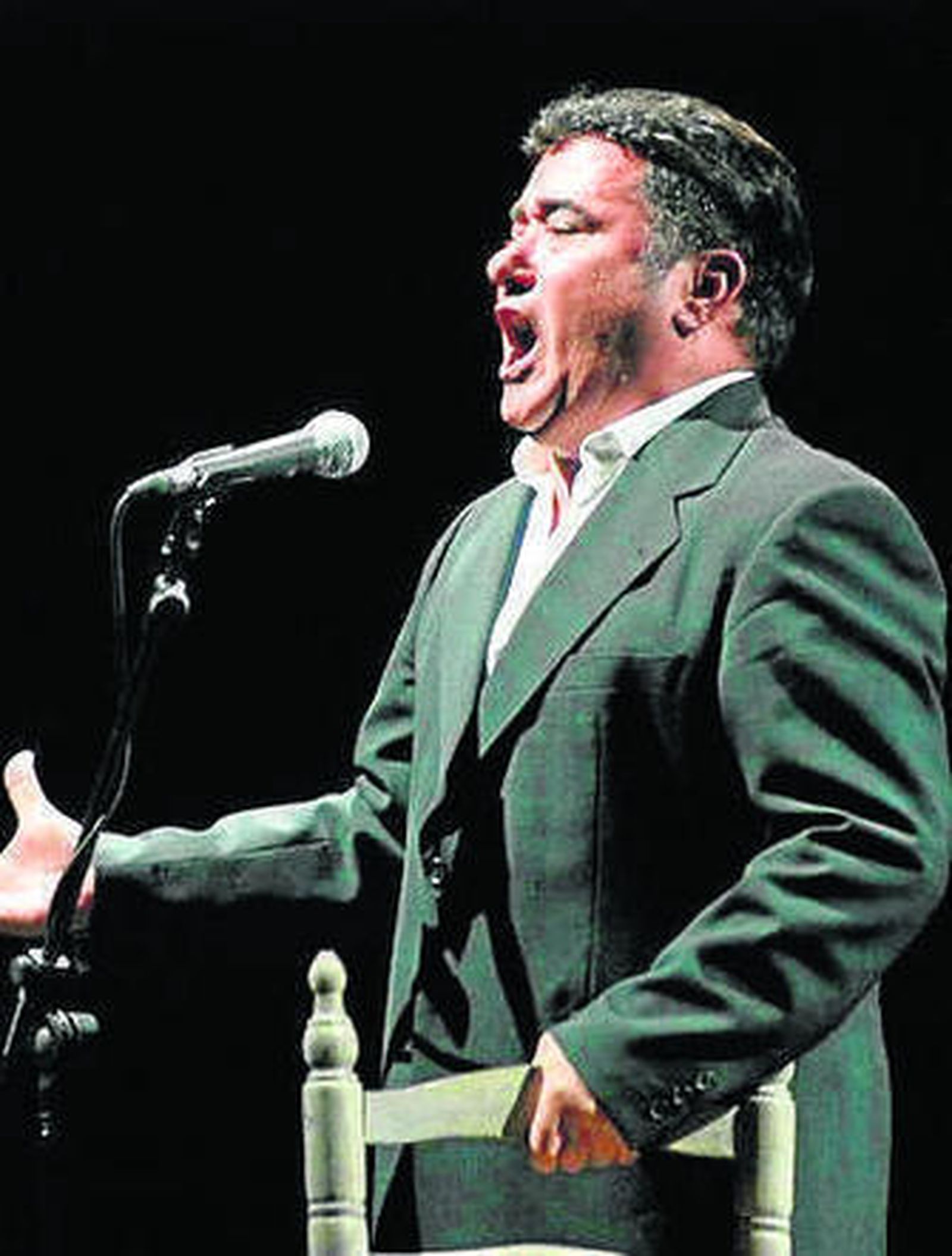 José Menese cantará mañana.