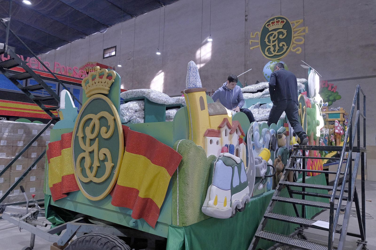 Los preparativos de la Cabalgata de Reyes Magos de Sevilla, en imágenes