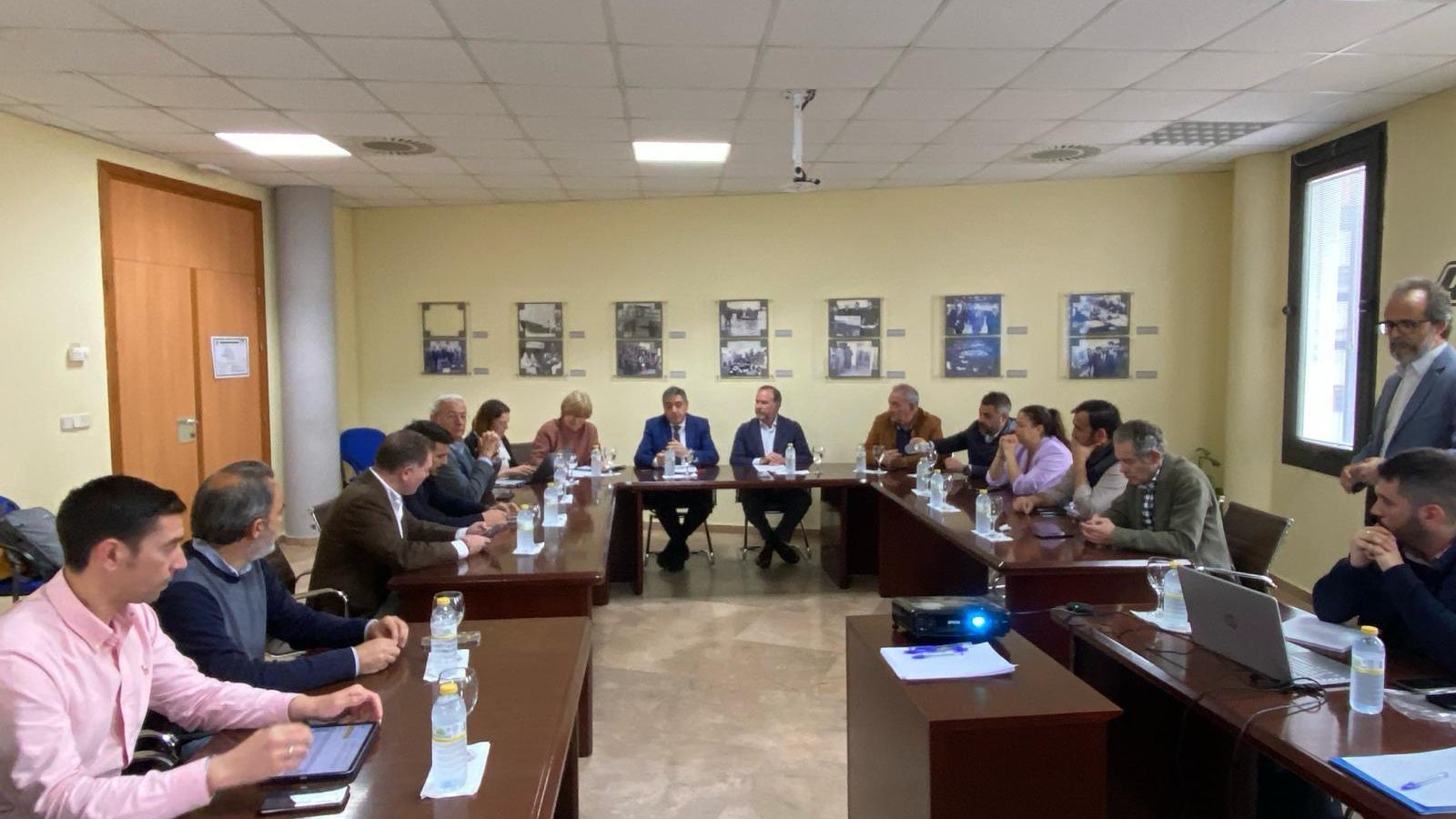 Reunión FOE para el plan de erradicación de asentamientos. Reunión FOE para el plan de erradicación de asentamientos.