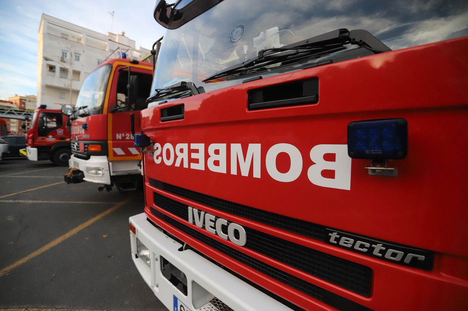 Arden cuatro embarcaciones en una nave de Ayamonte en un incendio sin heridos
