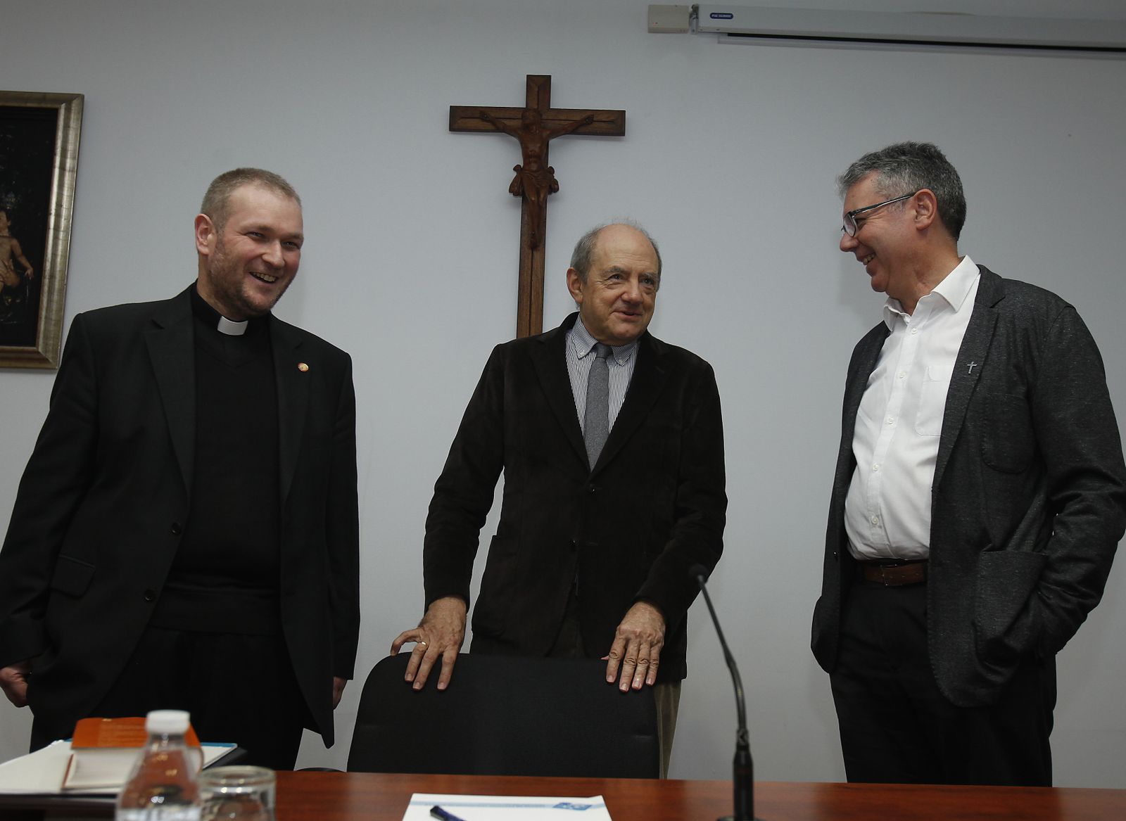 De izquierda a derecha, Manuel Palma, Miguel García-Baro y José Joaquín Castellón, en el Centro de Estudios Teológicos.