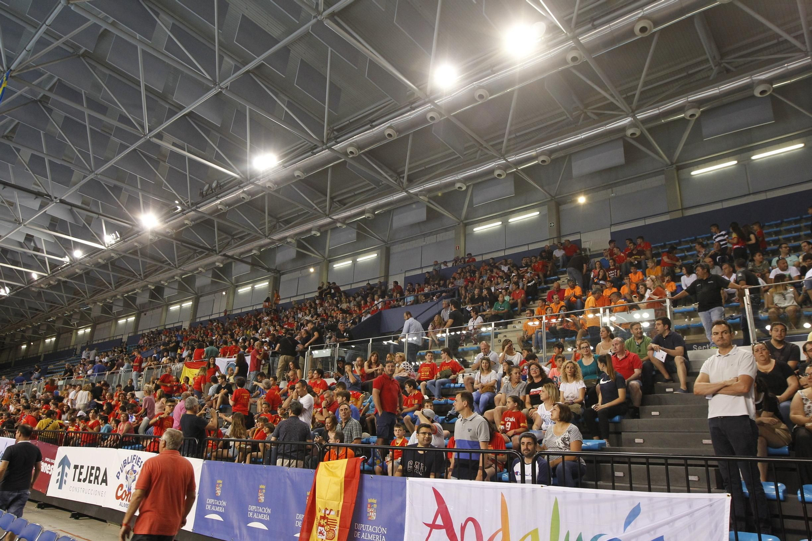 Fotogalería España-Suecia. Balonmano. Palacio Juegos Mediterráneos. Almería