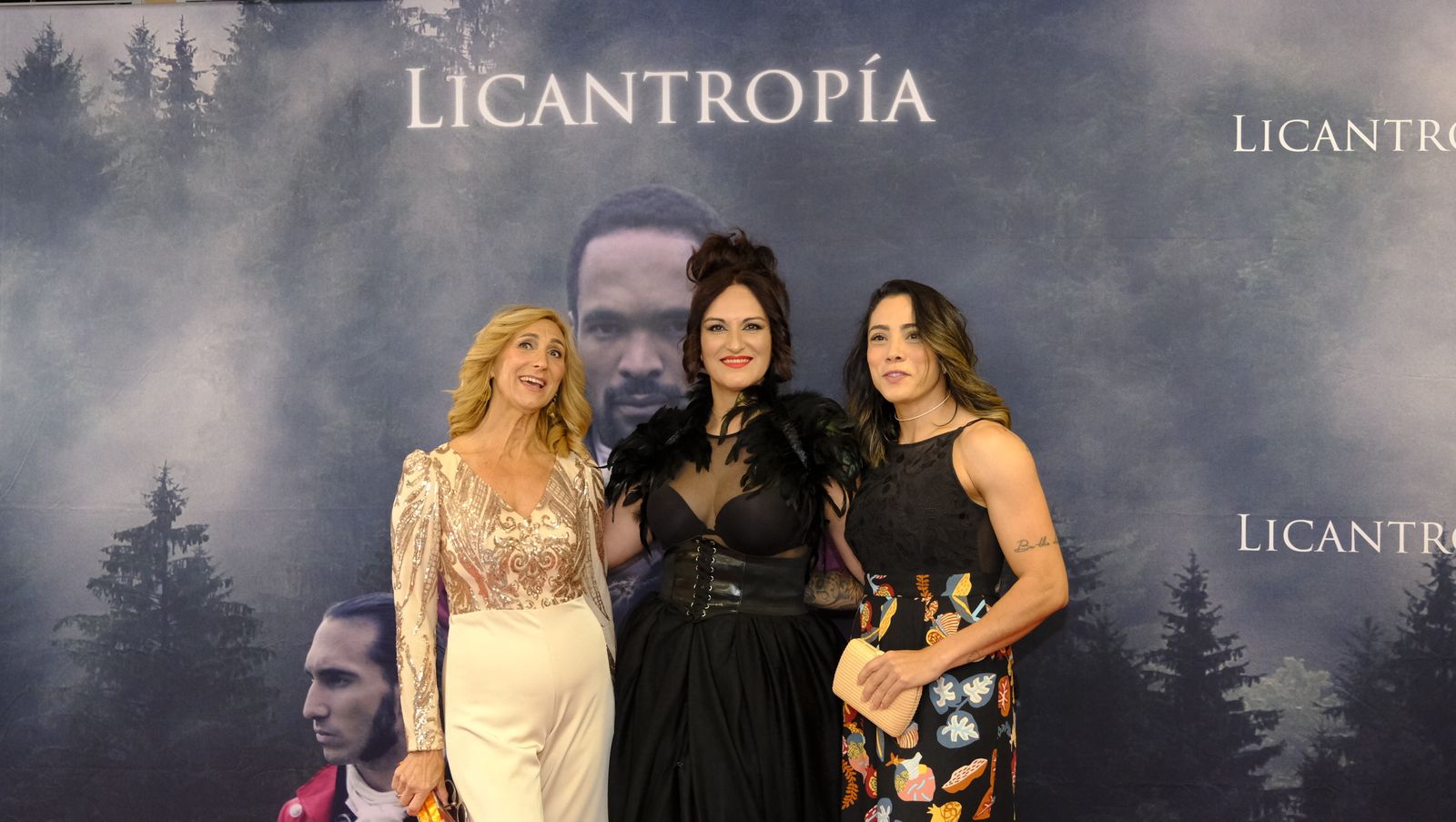 Imágenes del estreno en Almería de la película Licantropía