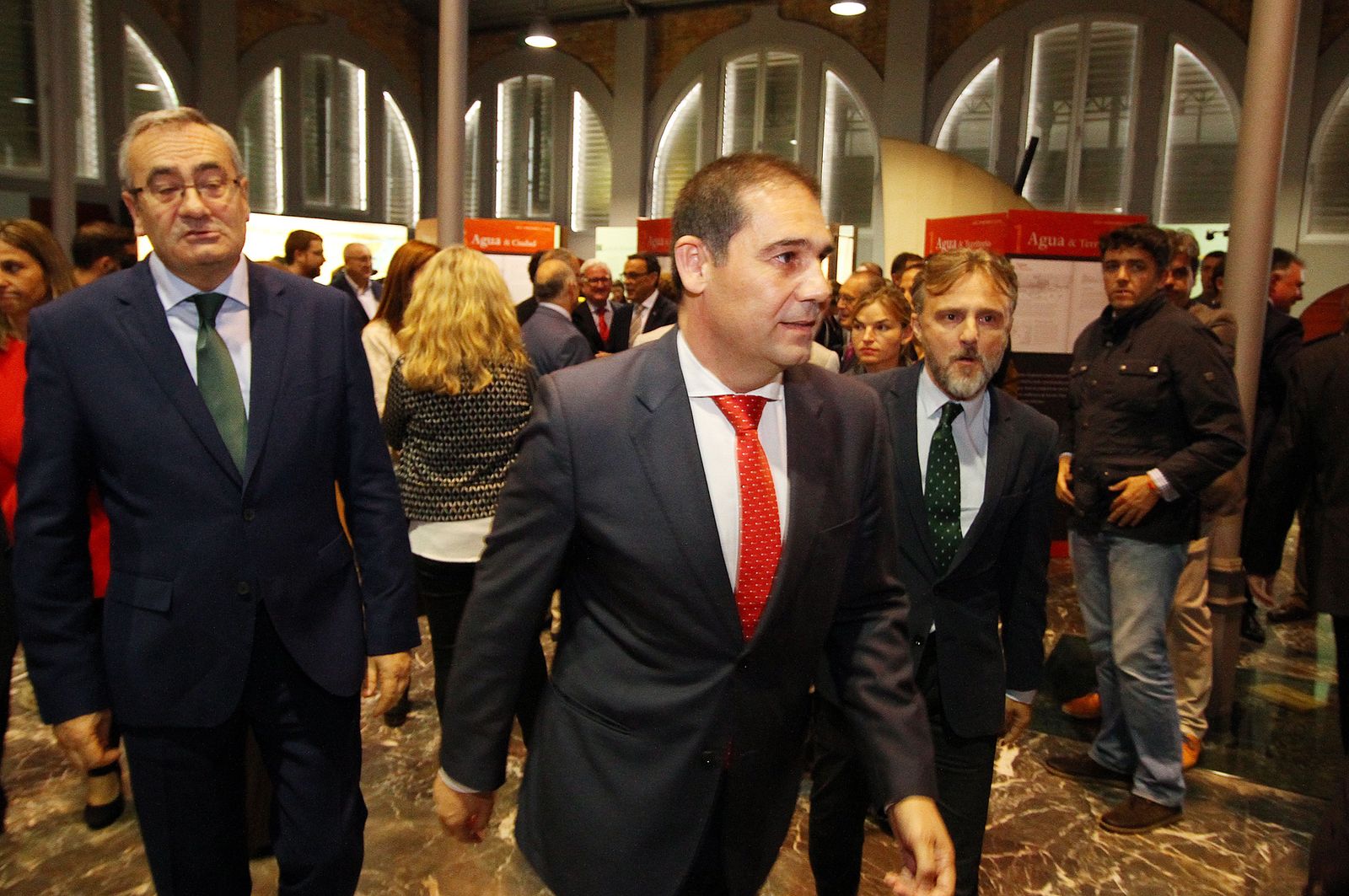 Imágenes de la toma de posesión del nuevo presidente del Puerto de Huelva, José Luis Ramos.