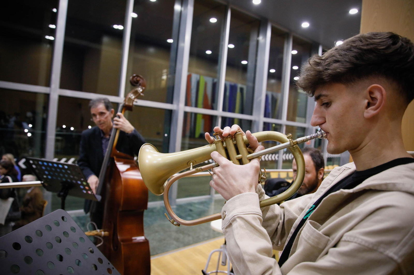Imágenes del acto de reconocimiento a antiguos alumnos y amigos de honor en la UAL