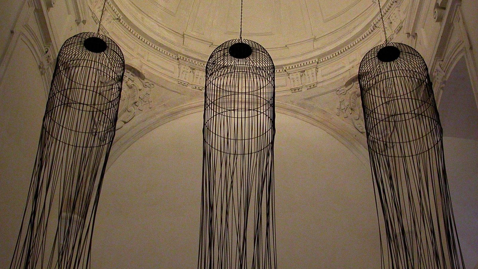 Obra de Pepe Espaliú en el Centro Andaluz de Arte Contemporáneo.