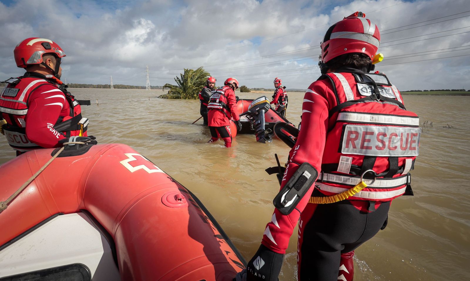 Intensa jornada en las zonas inundadas de Jerez, en imágenes