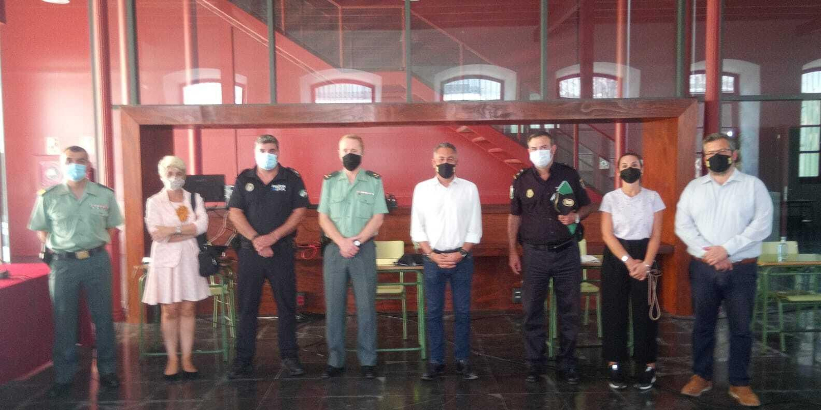 Representantes locales y de parte del Gobierno de España.