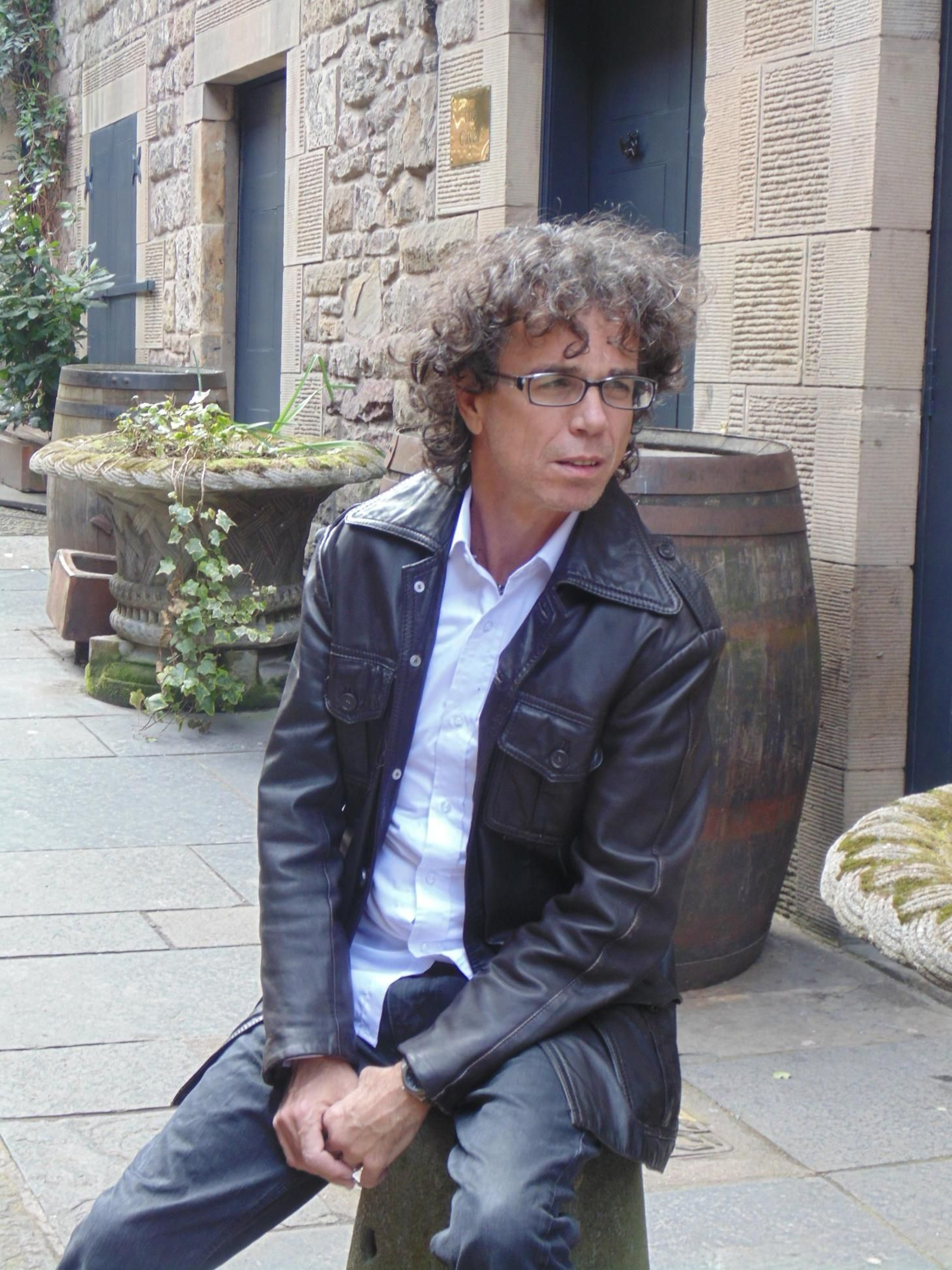 Manu Rodríguez en una de las calles de Edimburgo.