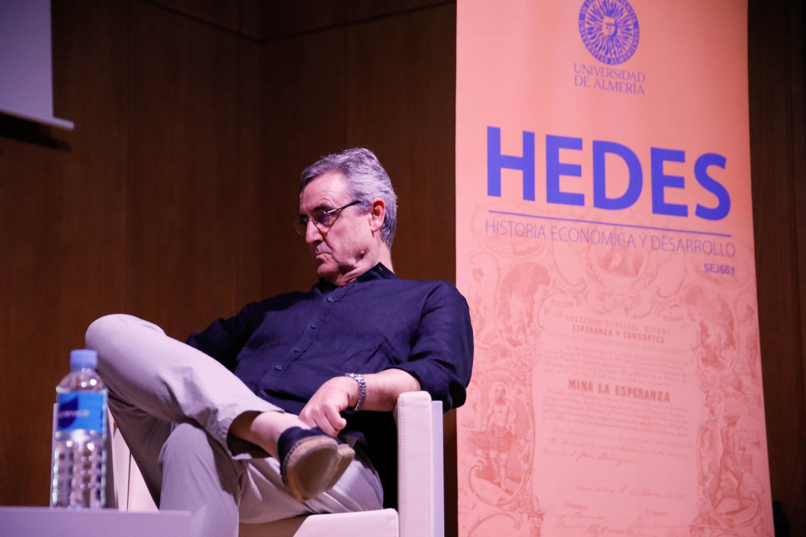 Imágenes de la presentación del documental "Almagrera, un sueño minero" en la biblioteca Villaespesa de Almería