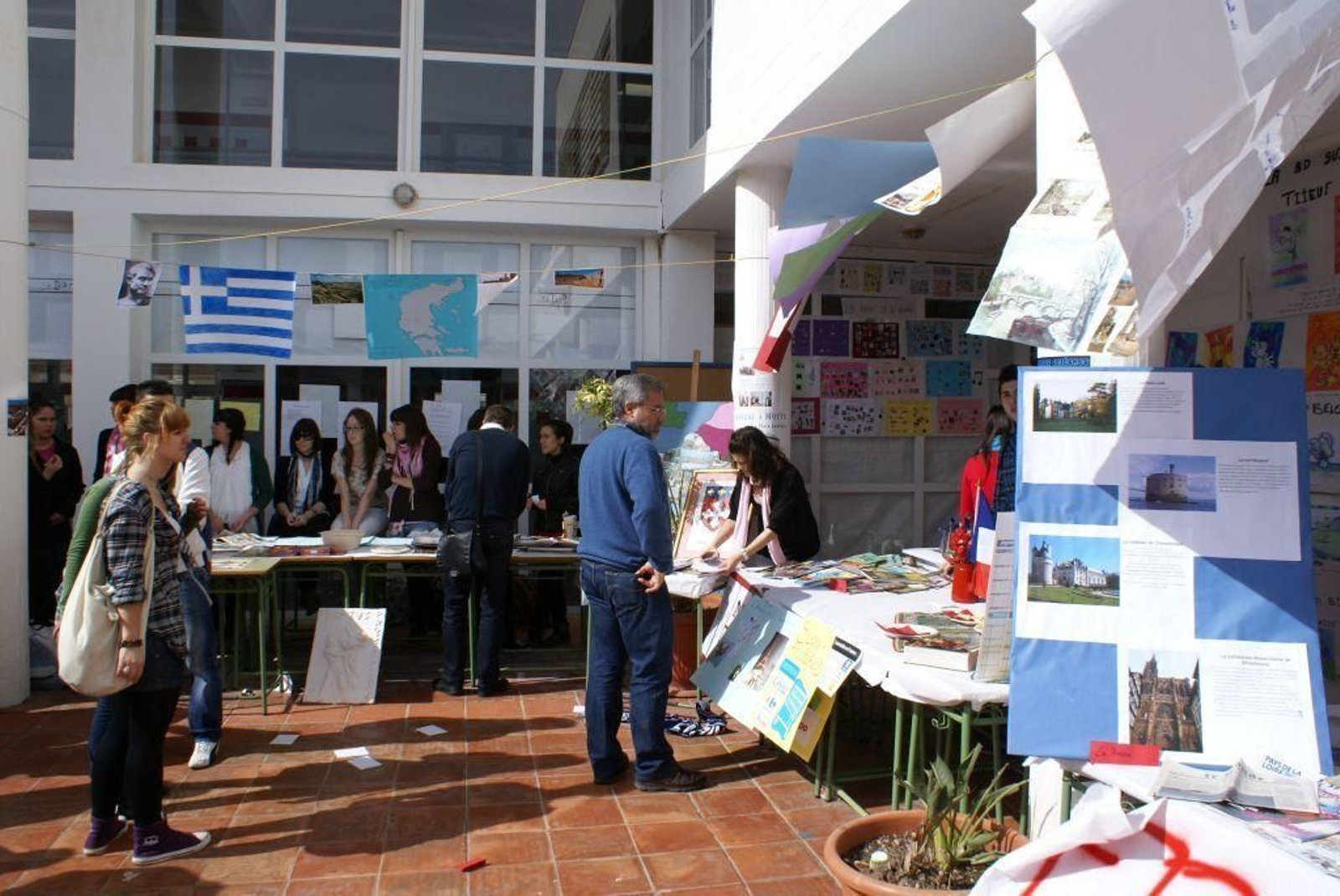 Alumnos en una actividad desarrollada en el IES La Puebla.