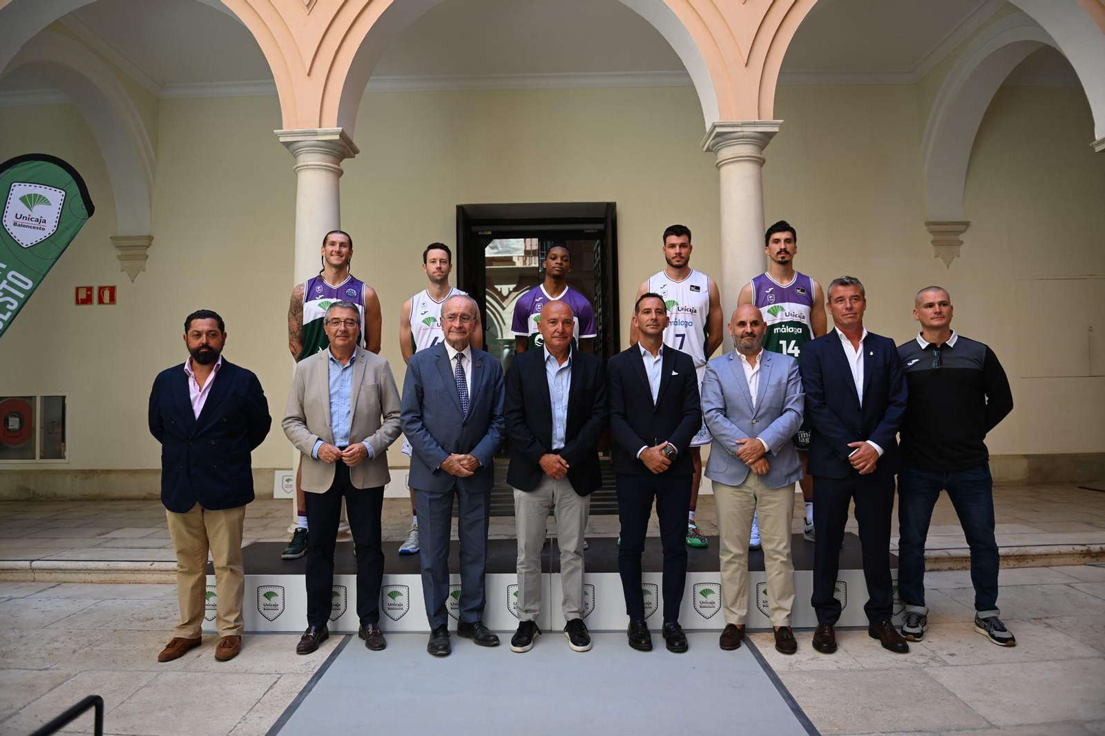 Fotos: la presentación de las nuevas camisetas del Unicaja