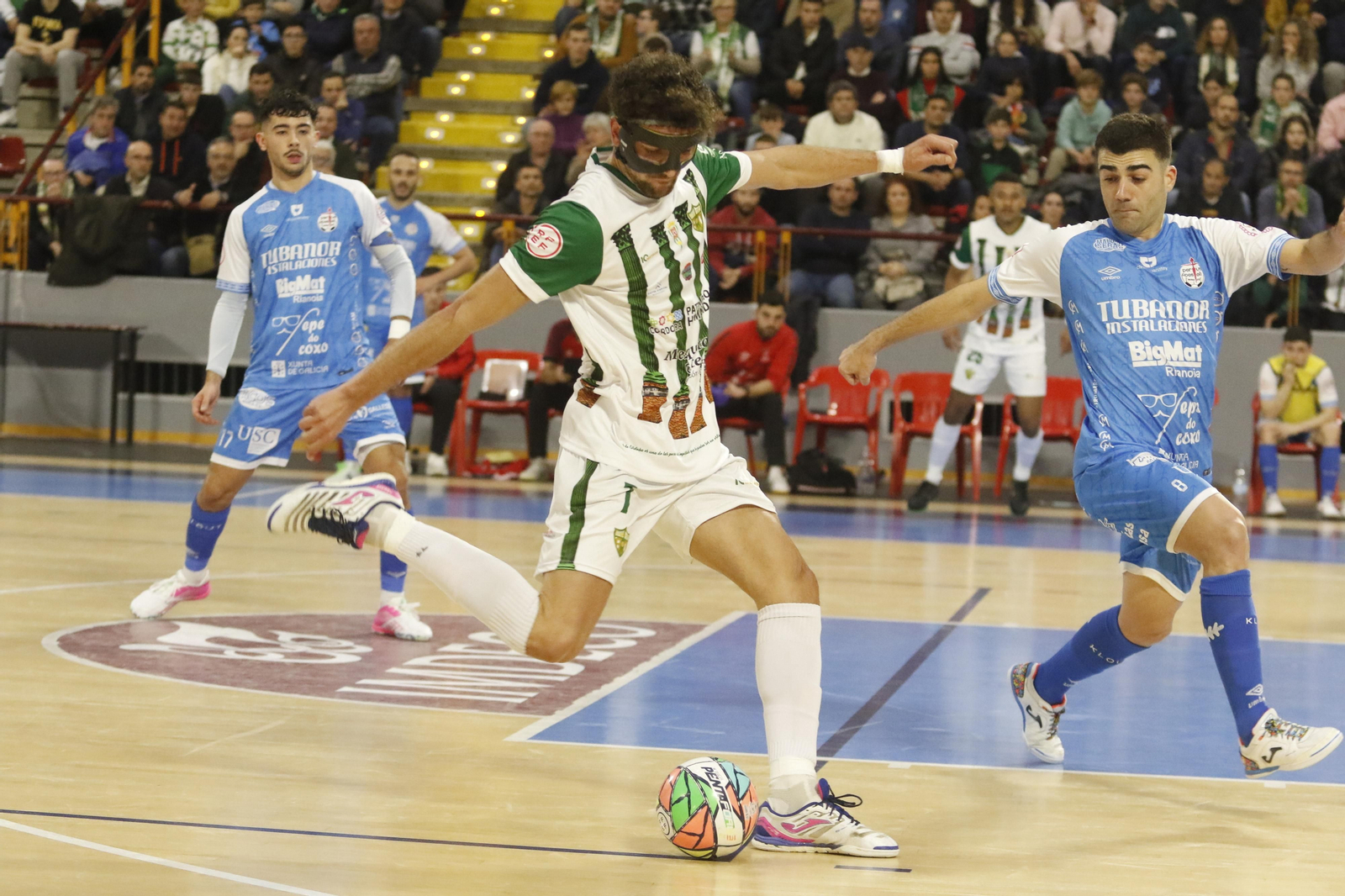 Las mejores fotos de la victoria del Córdoba Futsal ante el Noia