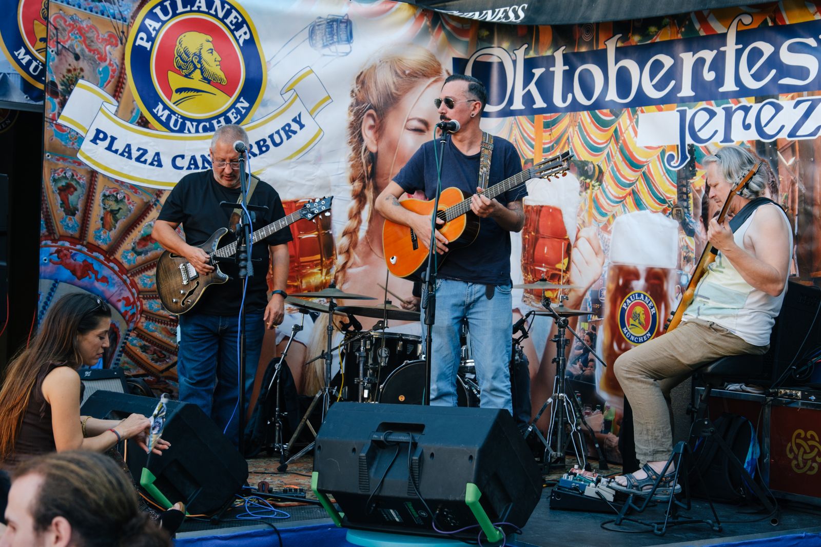 Búscate en el OktoberFest de Plaza Canterbury del viernes día 29 de septiembre
