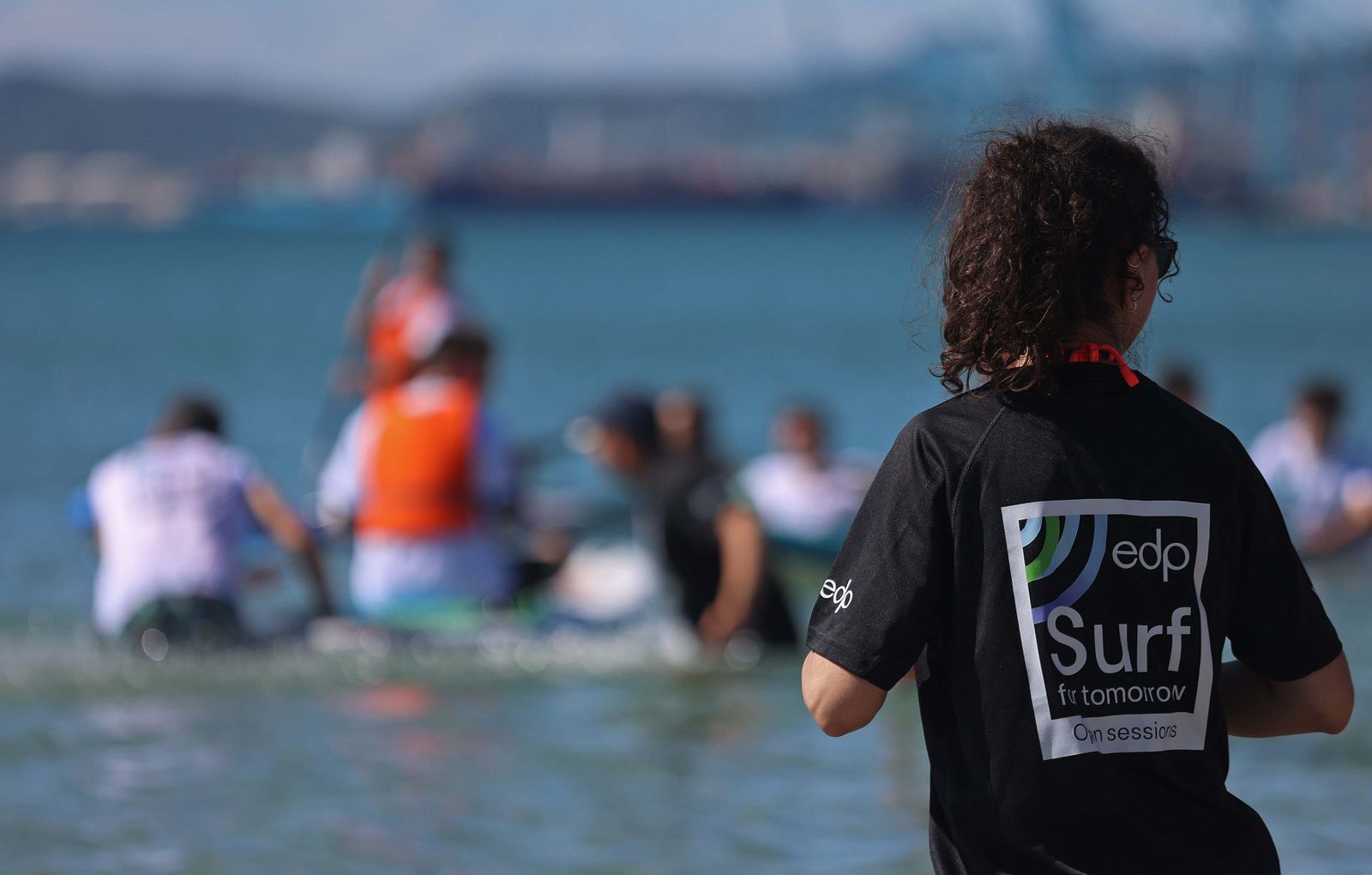 Fotos de la jornada de paddel surf inclusivo de EDP en Palmones