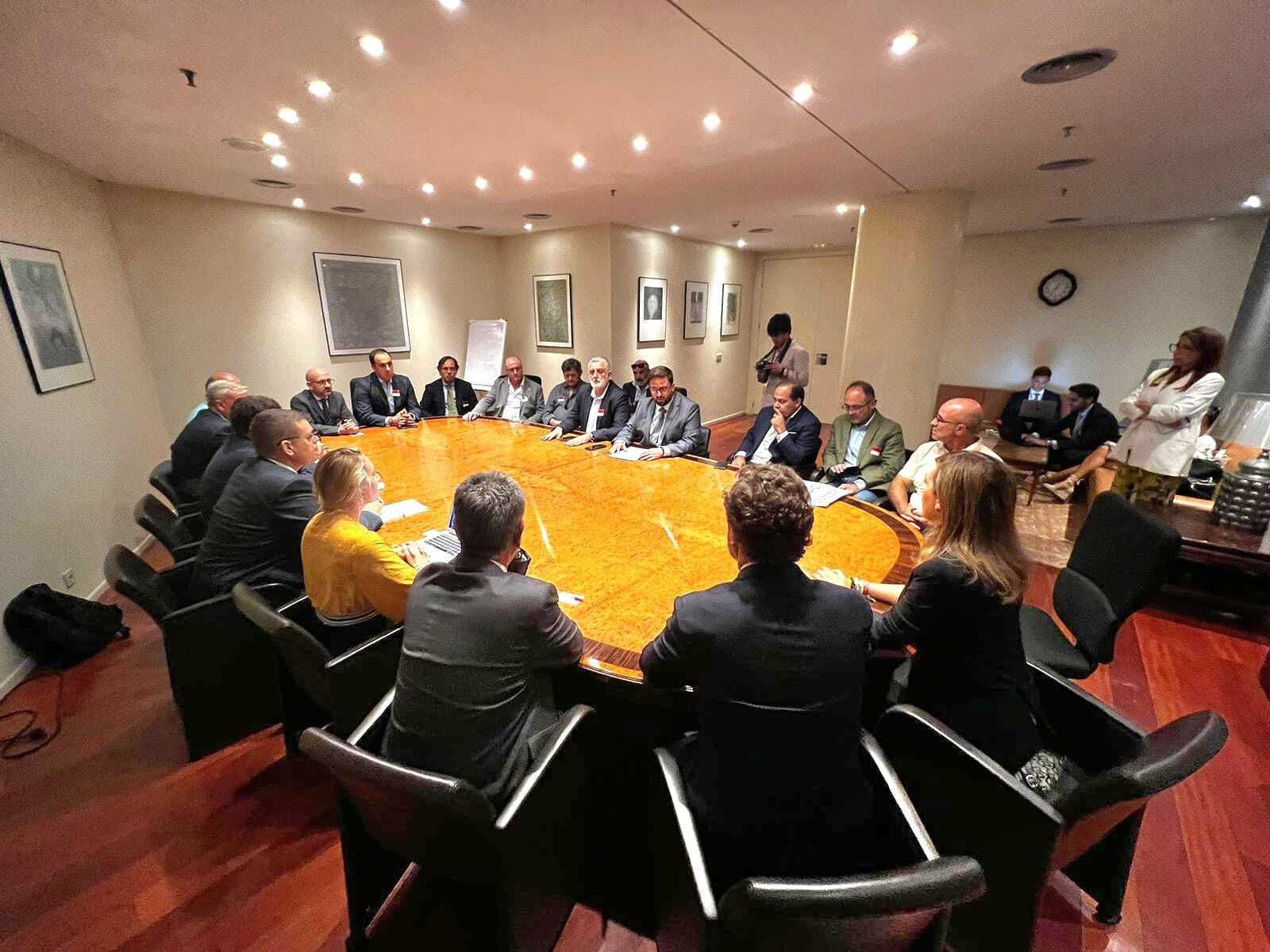 Pliego de cargos y descargos tras la visita de la Plataforma por las Infraestructuras al Congreso de los Diputados